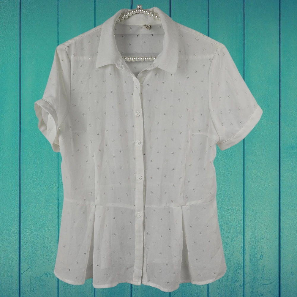 Uno Core White Short Sleeve Blouse With Perforations